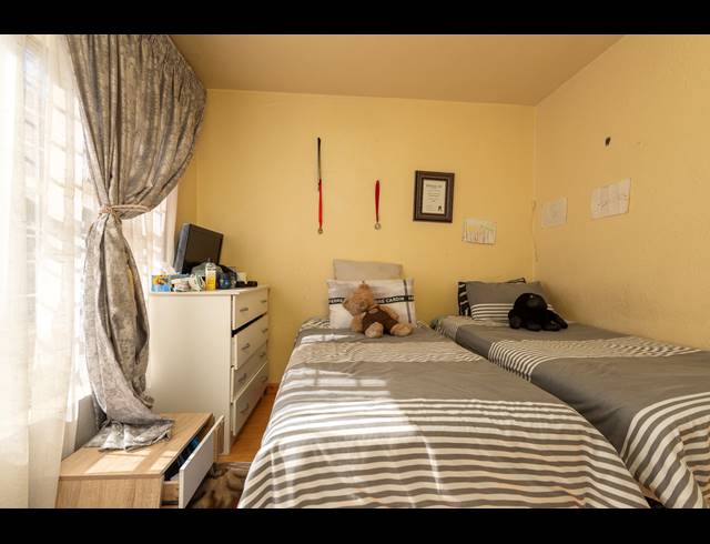 3 BEDROOM FREEHOLD FOR SALE IN SUIDEROORD
